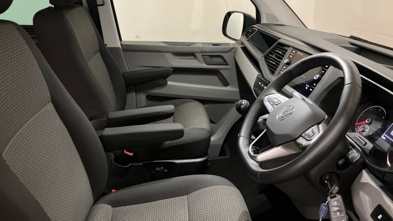 Volkswagen Transporter T32 Lwb Diesel 2.0 TDI 150 Highline Kombi Van